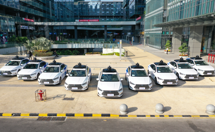 Robotaxi驶向未来，方向盘消失后的社会变革图景