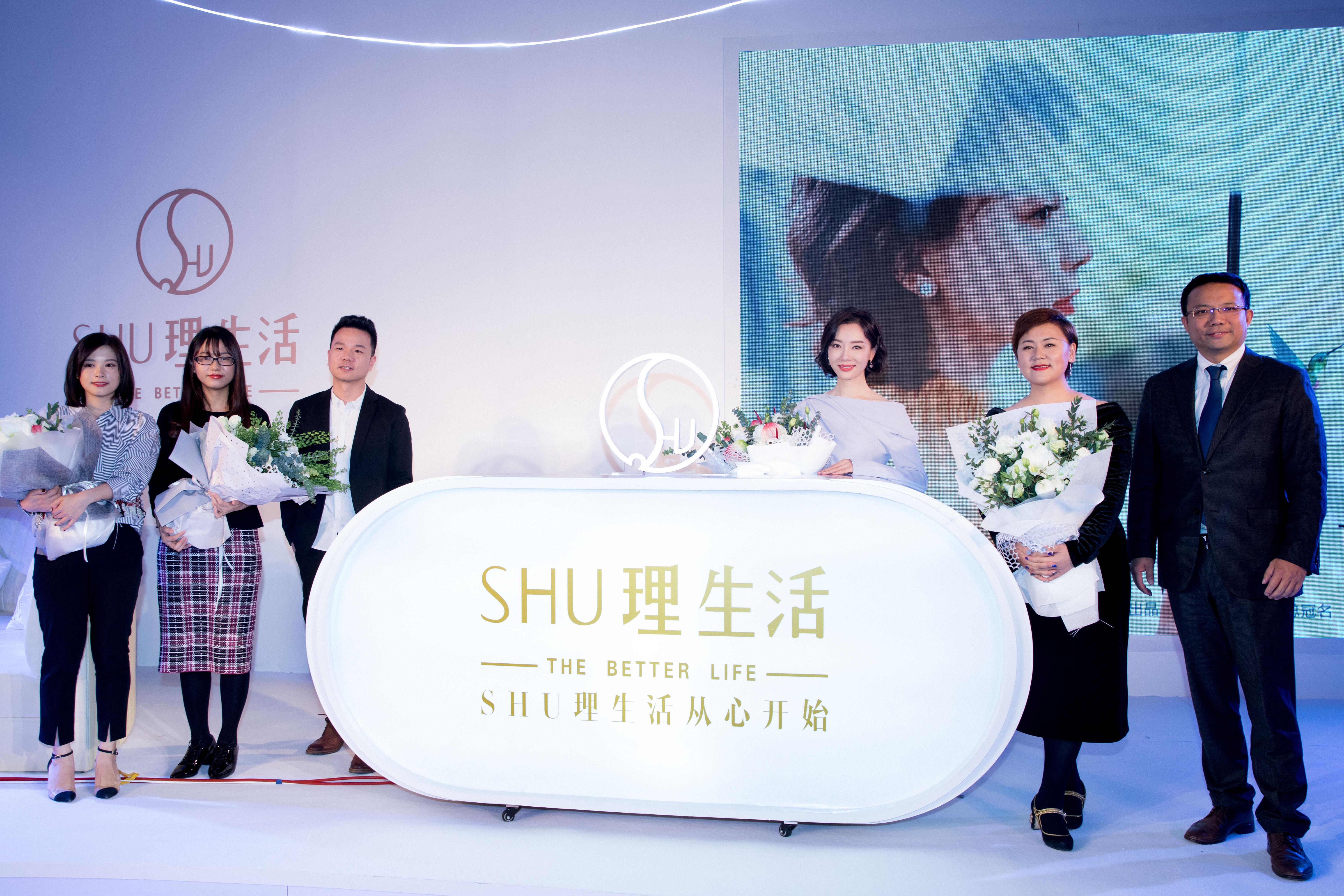 网传iPhone，一场提前上演的发布会，与千万人的集体窥探欲