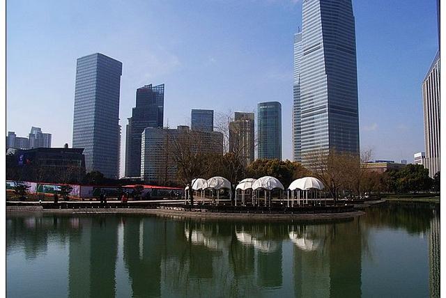 投资证券公司的逻辑，并非简单的市场晴雨表