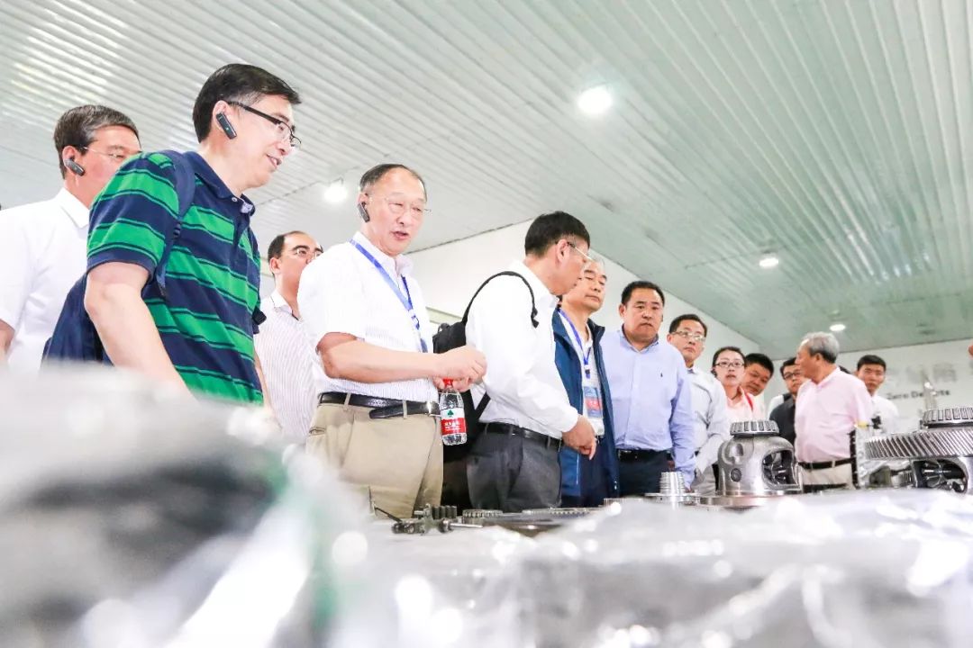 弗兰德勾建辉，在工业齿轮的轰鸣中，永葆一颗滚烫的初心