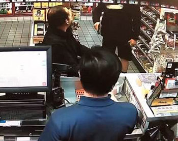小偷0元购仅需几秒，便利店里的闪电战与被撕裂的安全感