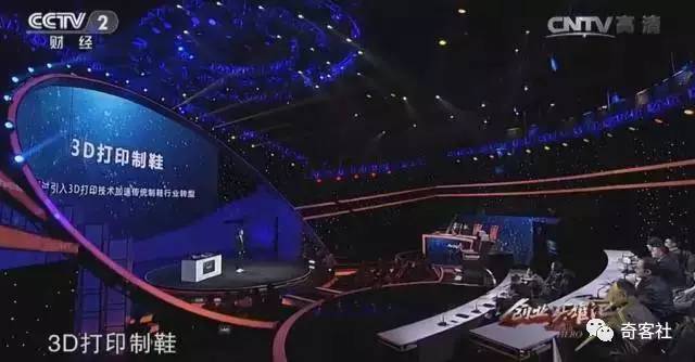 当美联储的执行者拿起了话筒，沃勒，从沉默处走到舞台中央