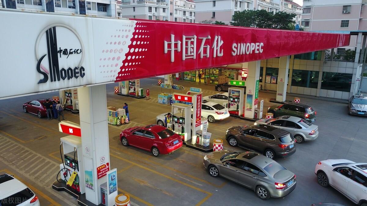 非农夜纽约期金承压收跌超0.2%强势就业数据浇灭短期避险幻想