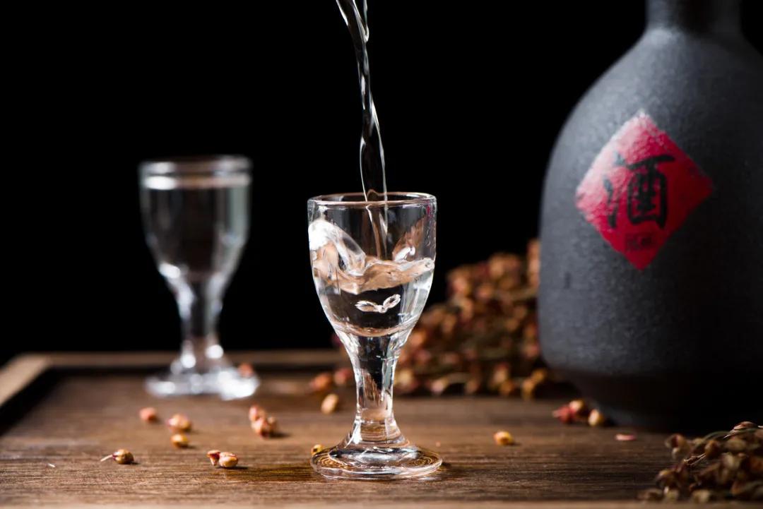 19只白酒股下跌，是醉意稍醒，还是价值的短暂回撤？
