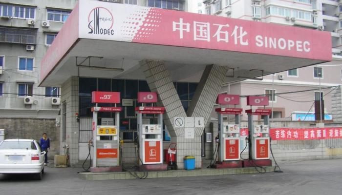 油价周五上涨，踩中了谁的神经？