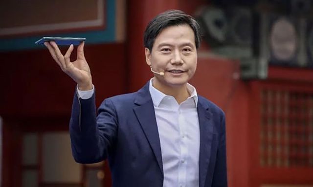 当雷军弯下腰