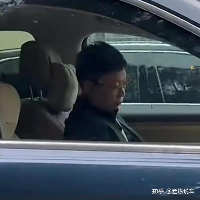 余承东被拍到开车疑似睡着,一次分神,何以掀起千层浪? 余承东被拍到开车疑似睡着,一次分神,何以掀起千层浪?