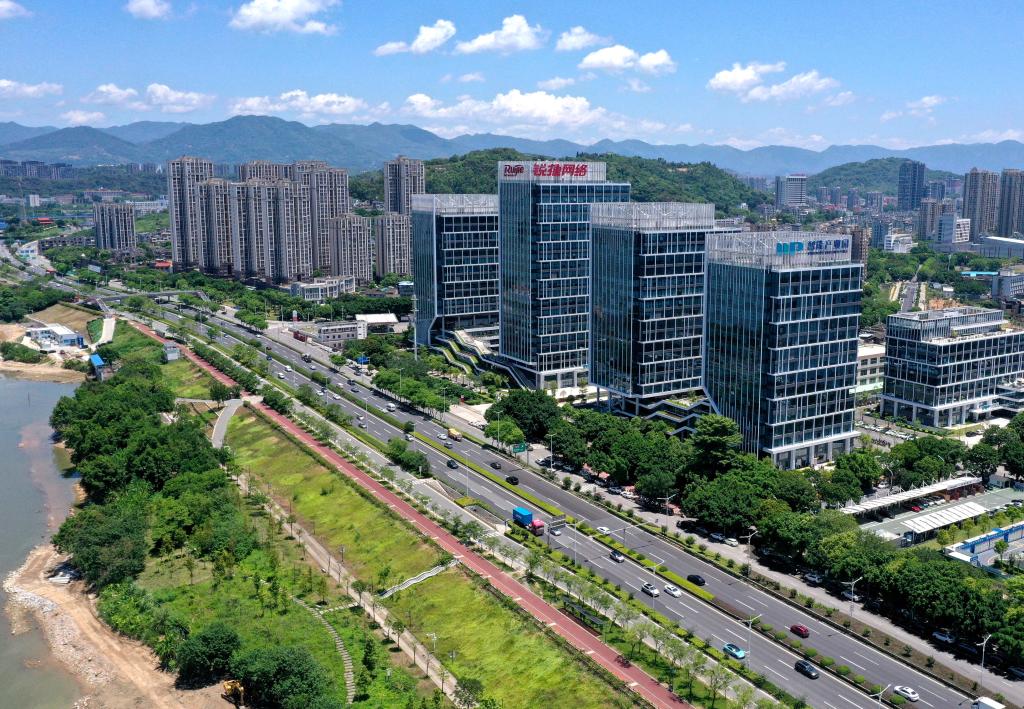 以金融活水浇灌融合沃土—鼓励更多台资企业参与大陆金融市场发展