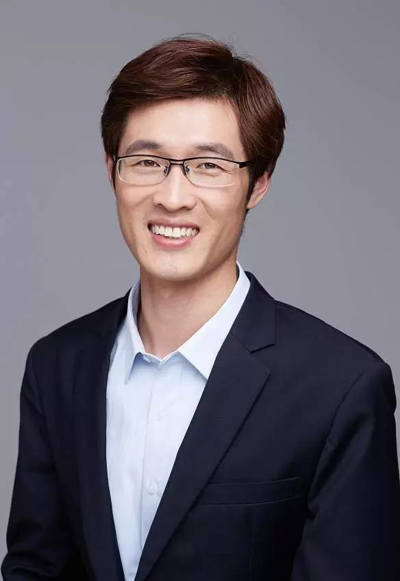创始人卸任总经理，是交棒，还是破局？