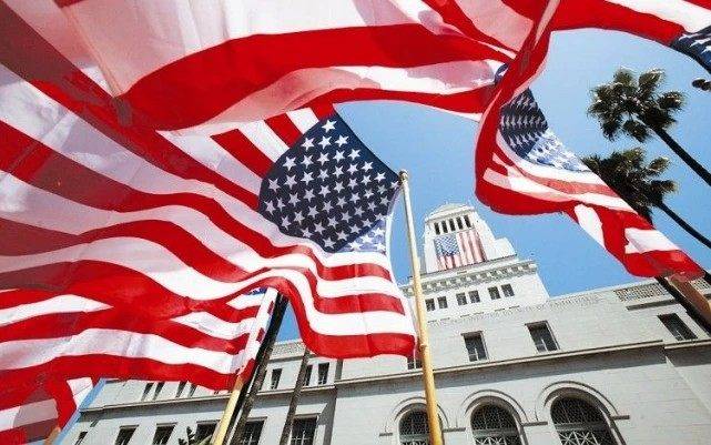 当赤字狂欢难以为继，美国财政的定时炸弹与全球涟漪